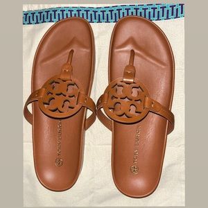 Miller Cloud Sandal

TORY BURCH